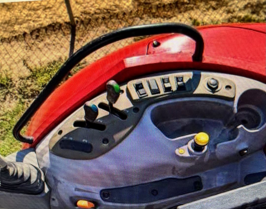 2019 CASE IH Farmall 120C - Image 8